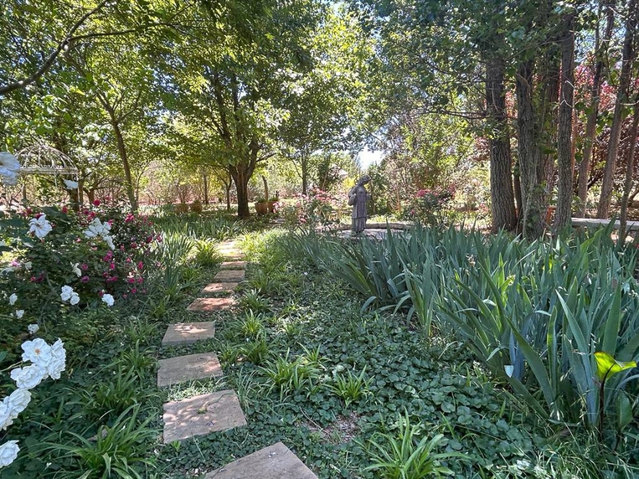 8 Bedroom Property for Sale in Potchefstroom Rural North West